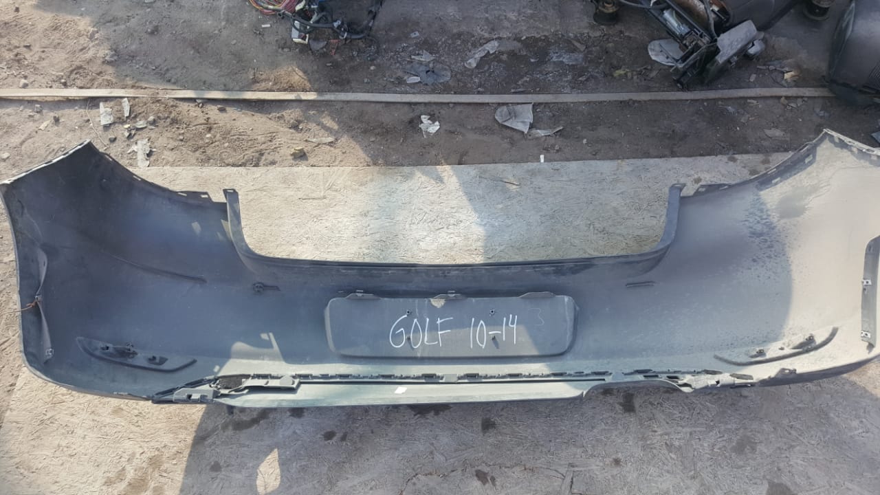 PARACHOQUES POSTERIOR VOLKSWAGEN GOLF 2010 AL 2014